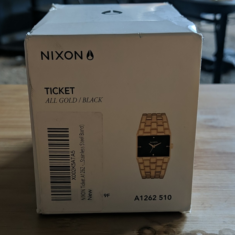 Nixon All gold Watch